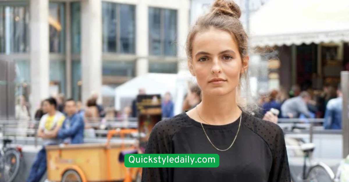 The Half-Up Top Knot